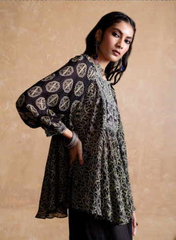 Black Saatchi Kurti